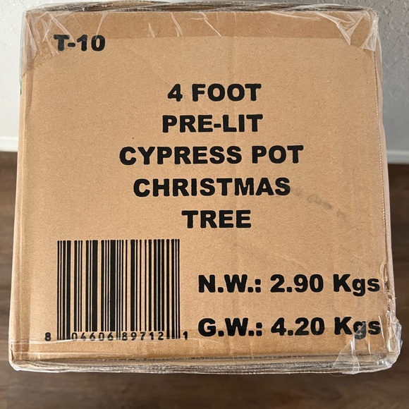 My Texas House Potted 4ft Pre-Lit Twinkle LED Cypress Artificial Christmas Tree - Picture 8 of 10